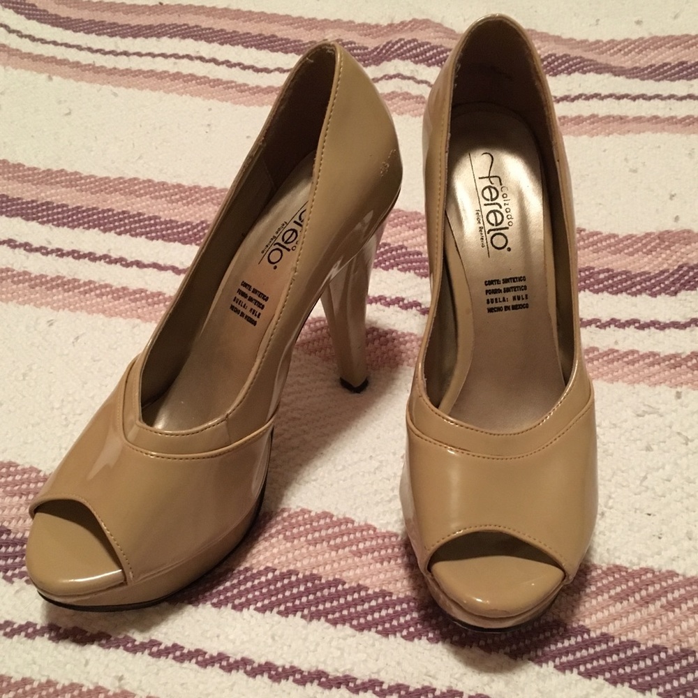 Nude Platform Pumps